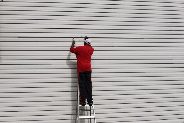 Cost of Siding Reattachment in Findlay