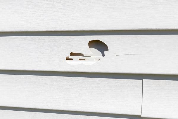 Cost of White Vinyl Siding Repair in Findlay